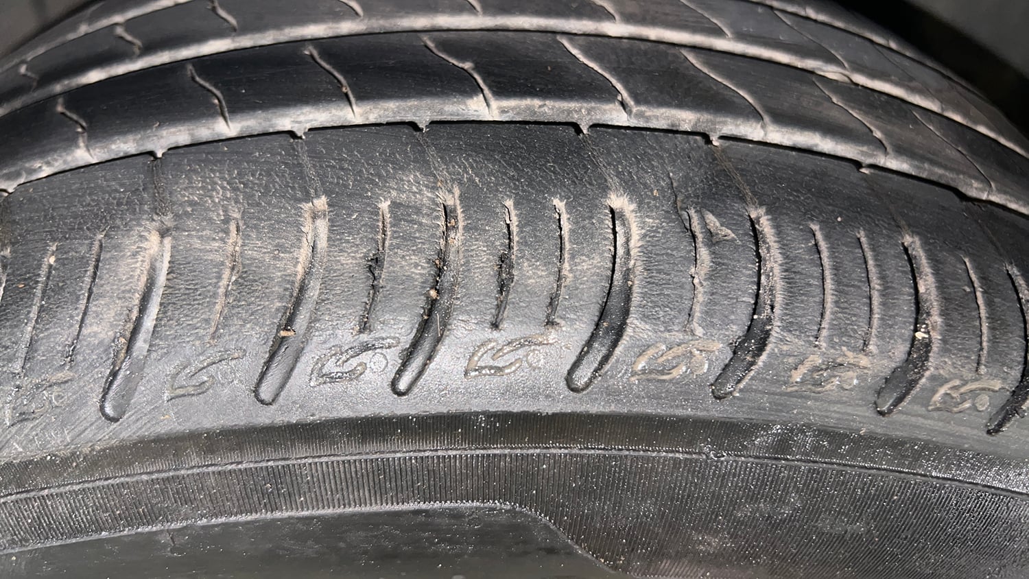 Used 2021 Tata Altroz XZ Petrol Petrol Manual tyres RIGHT FRONT TYRE TREAD VIEW