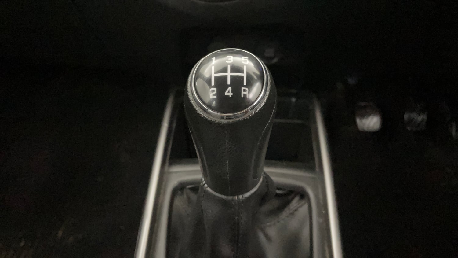 Used 2021 Maruti Suzuki Baleno Zeta Petrol Manual interior GEAR  KNOB VIEW