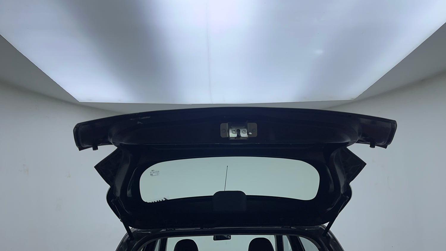 Used 2016 Renault Kwid RXT Petrol Manual interior DICKY DOOR OPEN VIEW