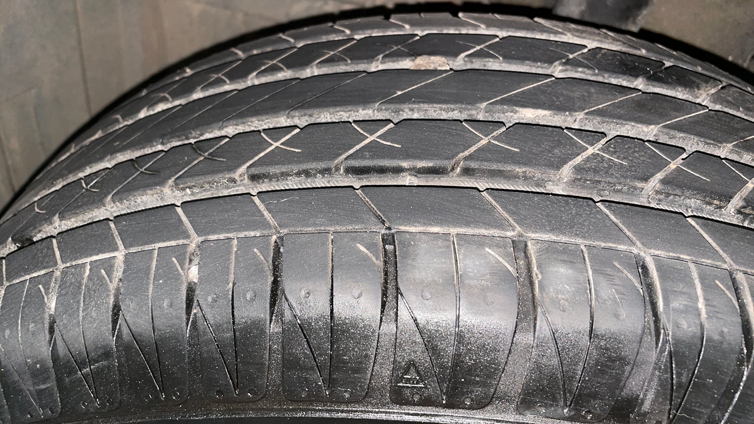 Used 2022 Toyota Urban Cruiser High Grade AT Petrol Automatic tyres LEFT FRONT TYRE TREAD VIEW