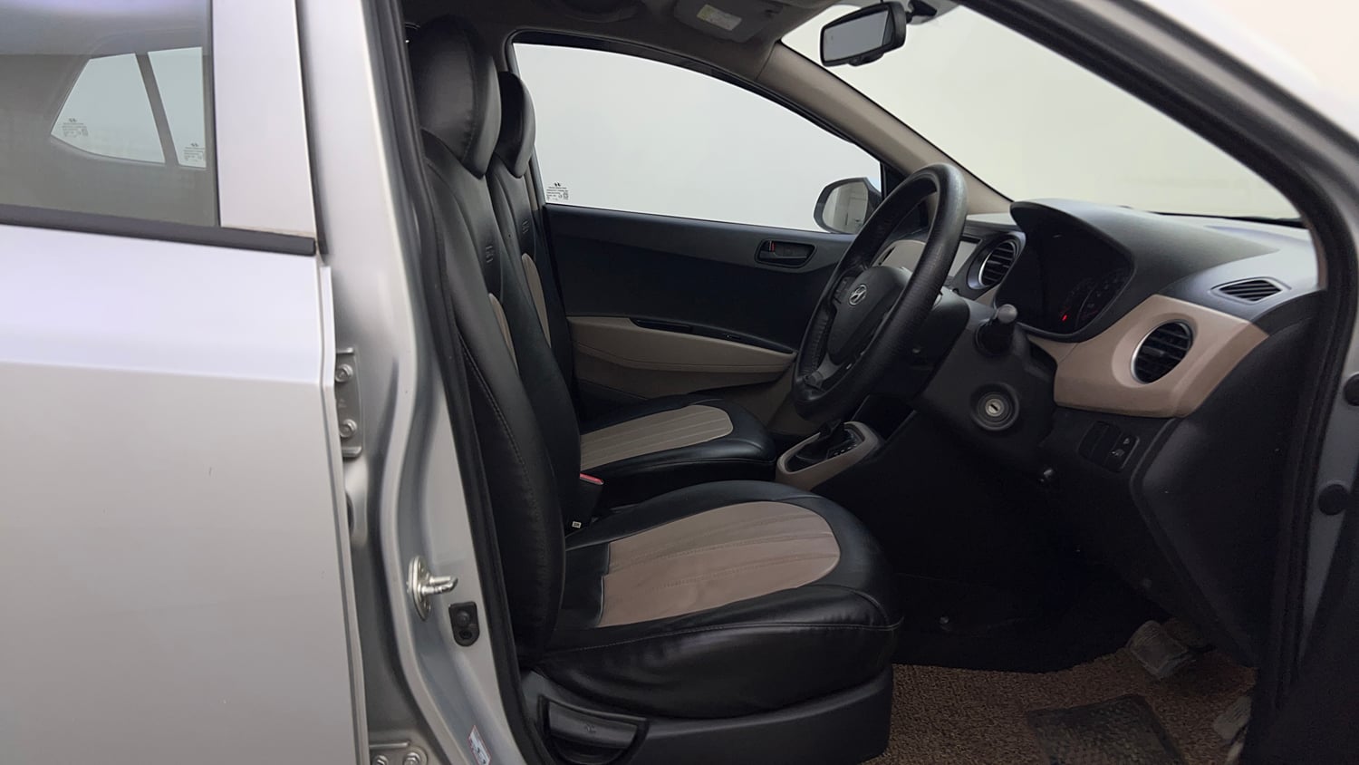 Used 2018 Hyundai Grand i10 Magna AT 1.2 Kappa VTVT Petrol Automatic interior RIGHT SIDE FRONT DOOR CABIN VIEW