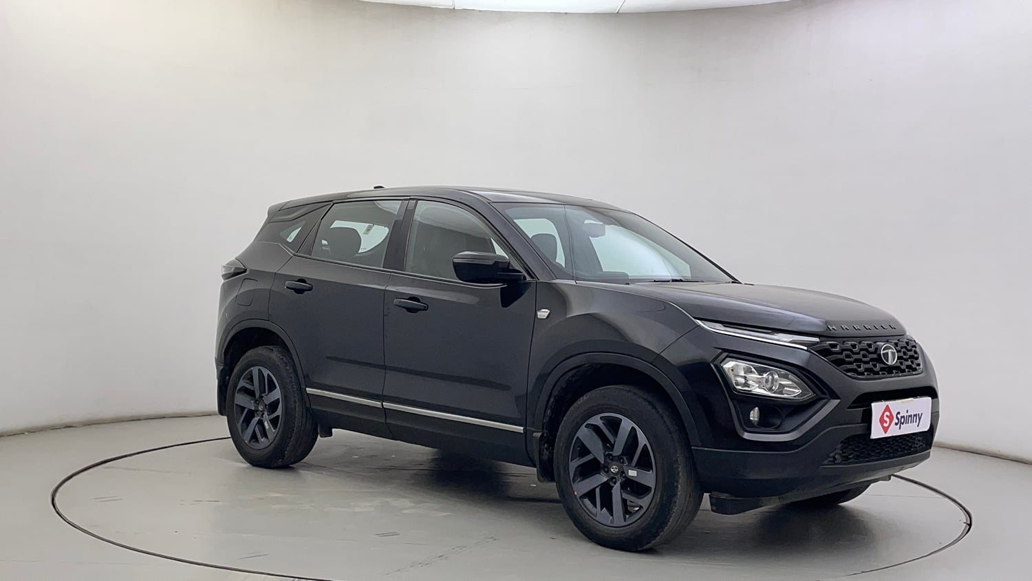 Used 2022 Tata Harrier XZA Plus Dark Edition Diesel Automatic exterior RIGHT FRONT CORNER VIEW