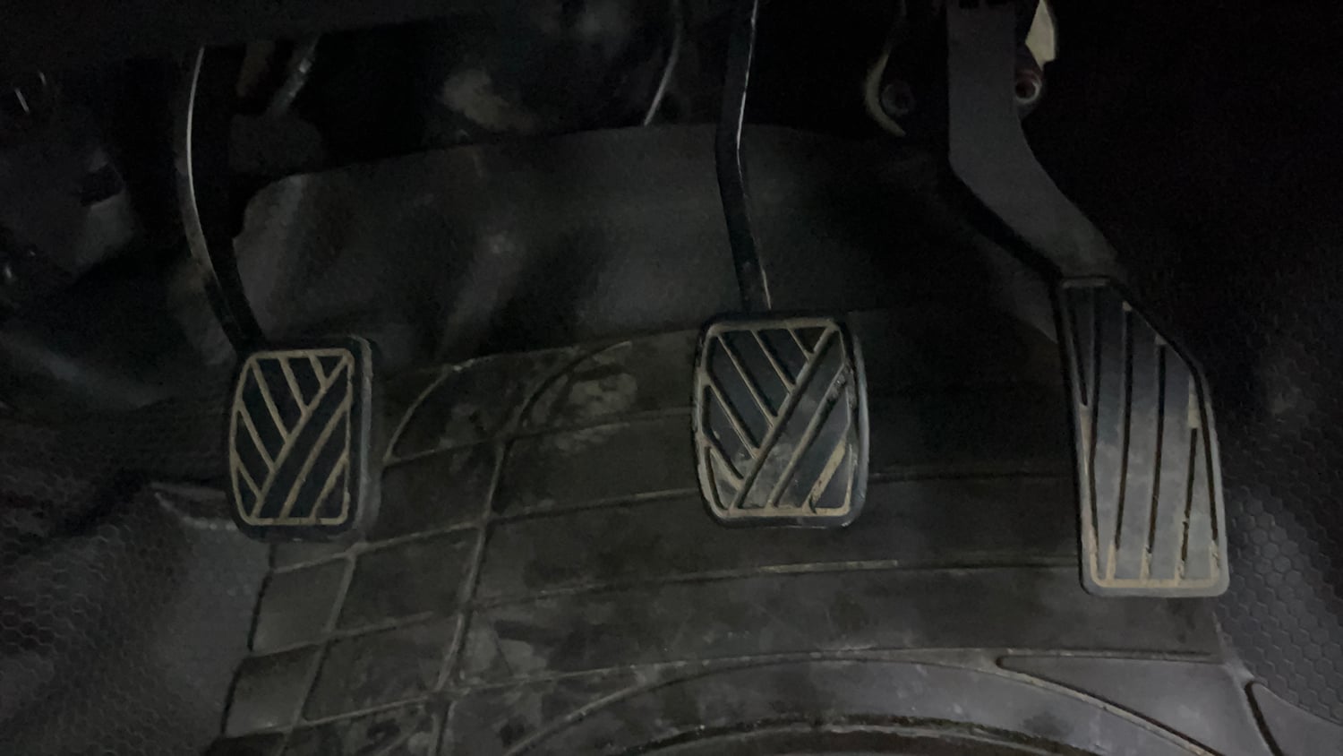 Used 2013 Maruti Suzuki Ritz Vxi BS-IV Petrol Manual interior PEDALS VIEW