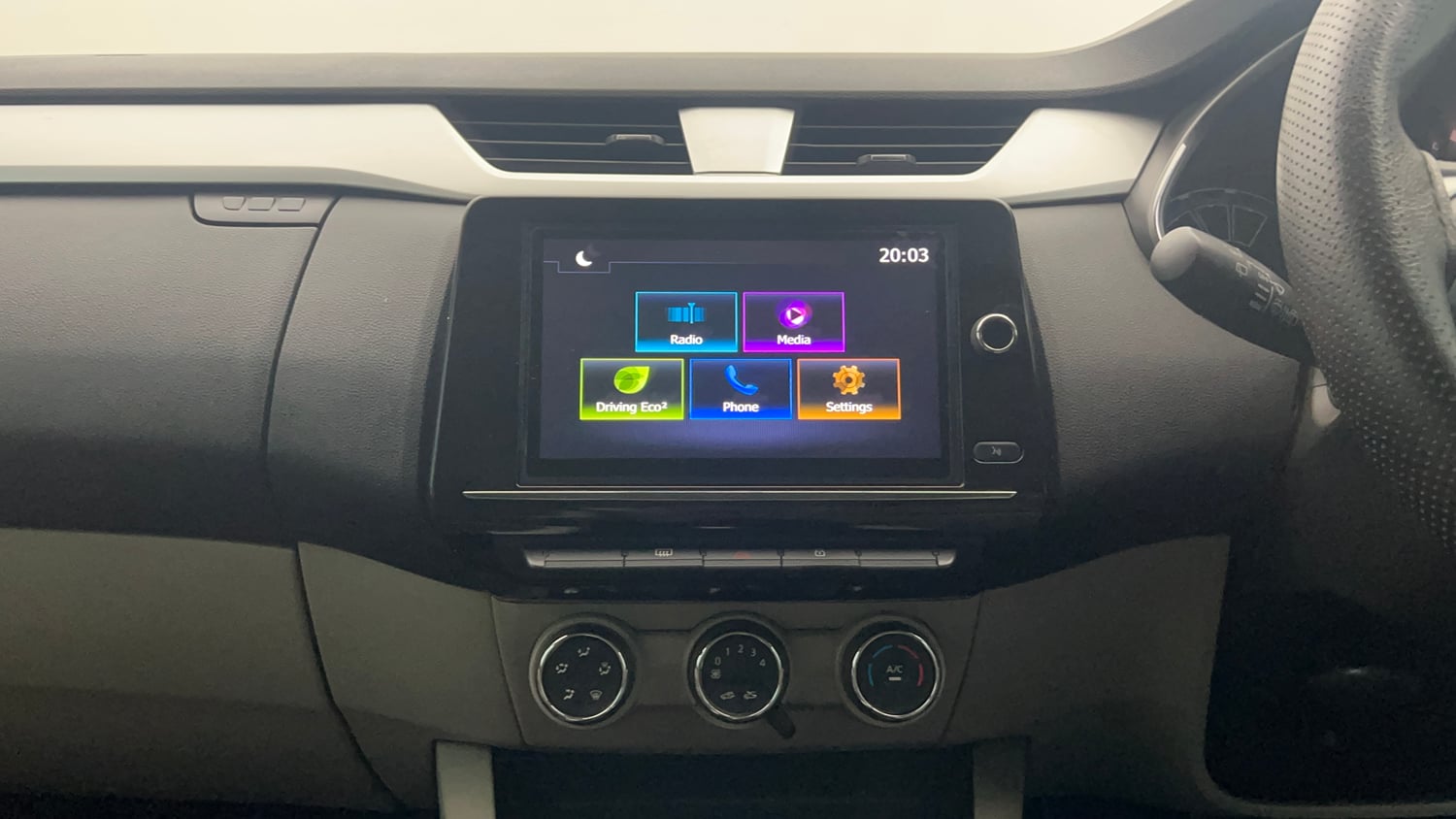 Used 2021 Renault Triber RXZ Petrol Manual interior MUSIC SYSTEM & AC CONTROL VIEW