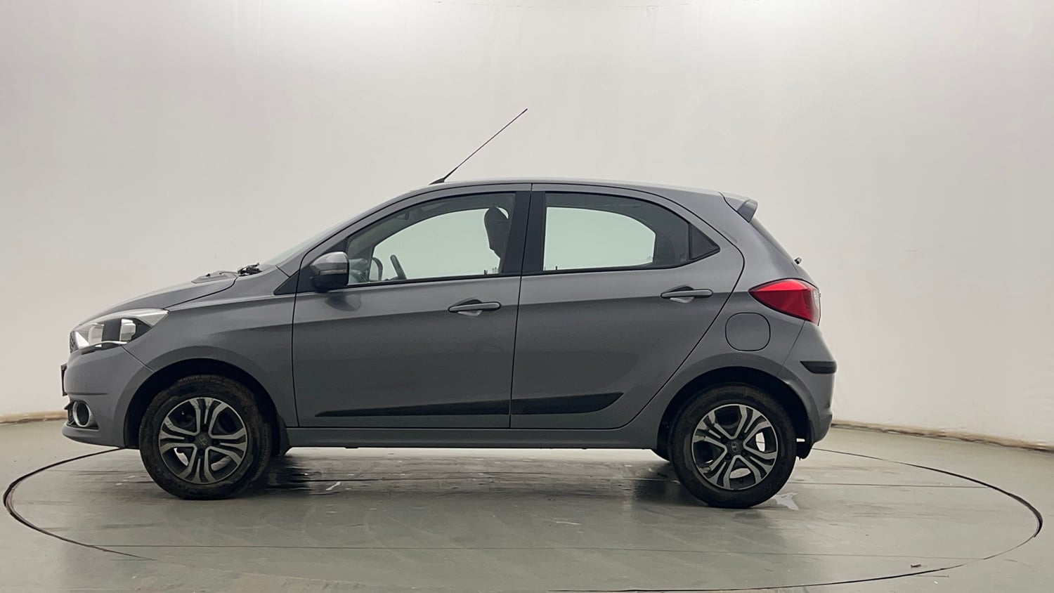 Used 2019 Tata Tiago Revotron XZ Petrol Manual exterior LEFT SIDE VIEW