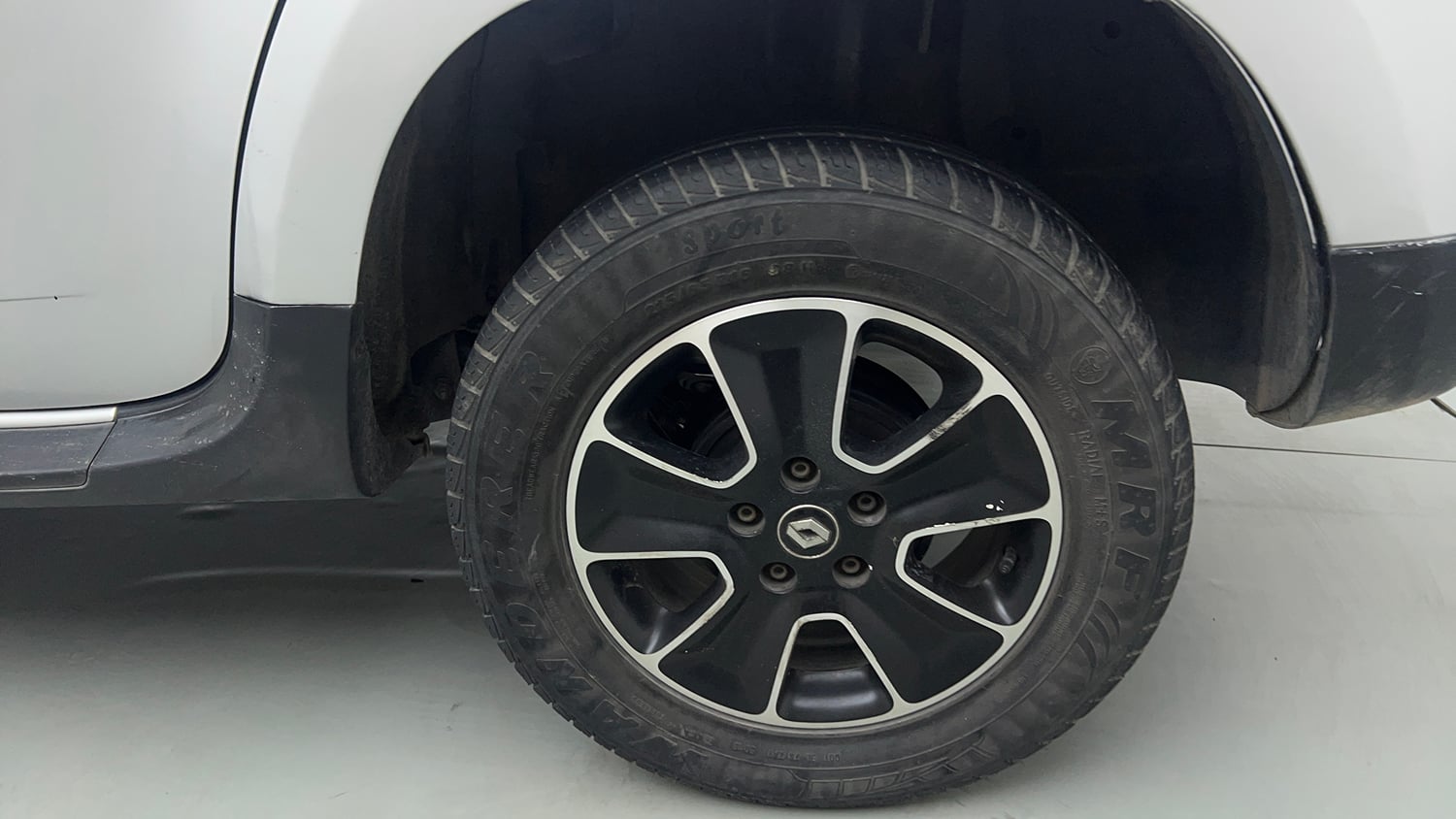 Used 2019 Renault Duster RXS CVT Petrol Automatic tyres LEFT REAR TYRE RIM VIEW