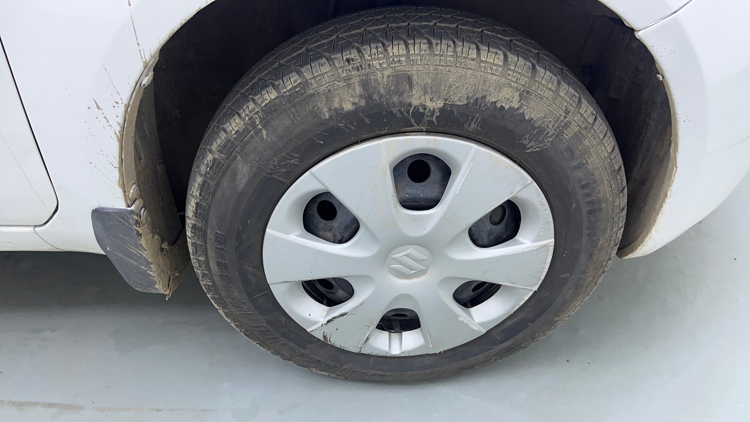 Used 2013 Maruti Suzuki Ritz Vxi BS-IV Petrol Manual tyres RIGHT FRONT TYRE RIM VIEW