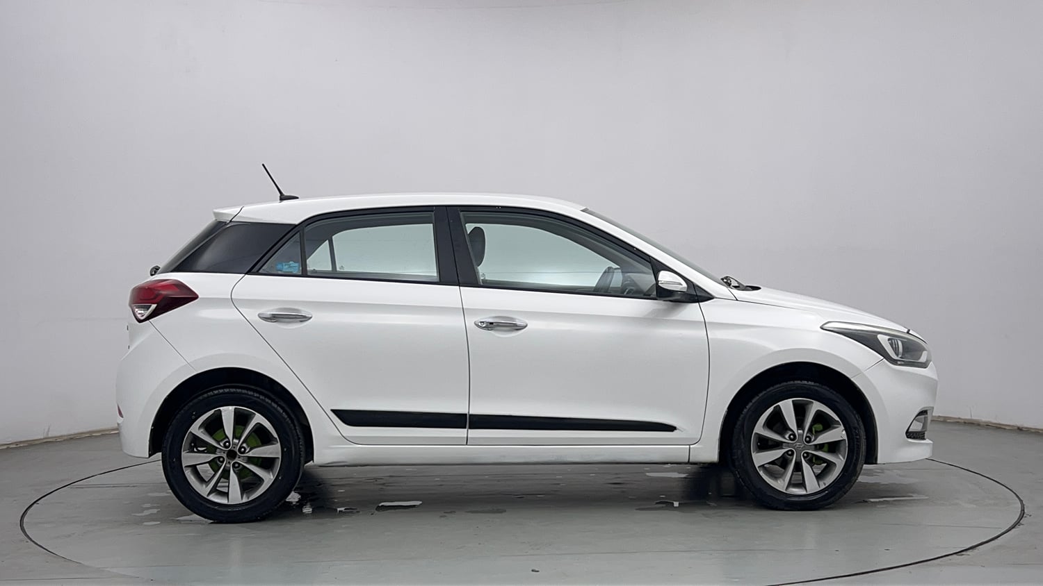 Used 2018 Hyundai Elite i20 Asta 1.4 CRDI (O) Diesel Manual exterior RIGHT SIDE VIEW