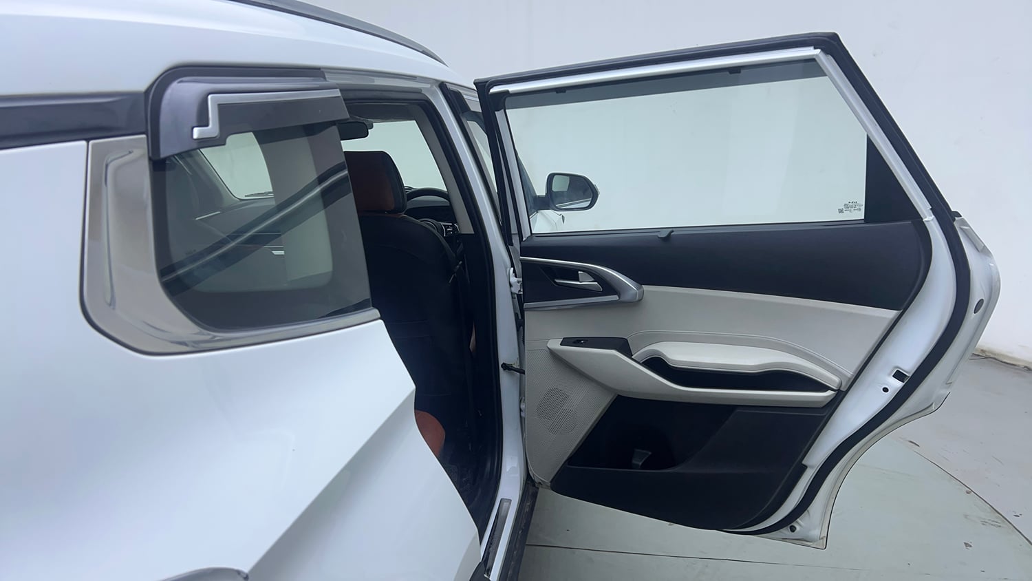 Used 2022 Kia Carens Prestige Plus 1.4 Petrol MT 7 STR Petrol Manual interior RIGHT REAR DOOR OPEN VIEW