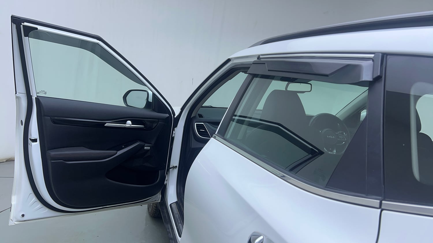 Used 2022 Kia Seltos GTX Plus 1.5 Diesel AT Diesel Automatic interior LEFT FRONT DOOR OPEN VIEW