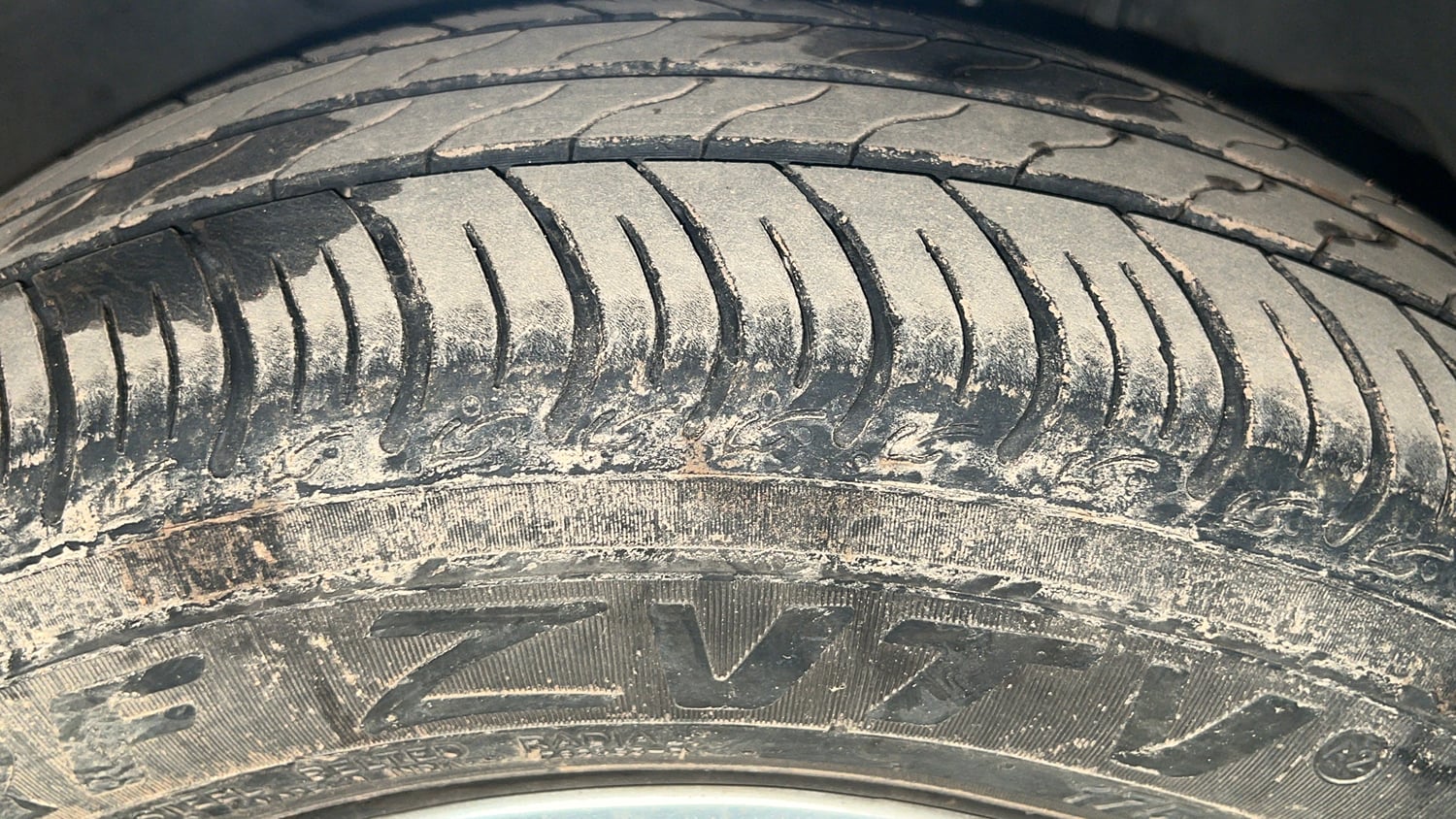 Used 2019 Tata Tiago Revotron XZ Petrol Manual tyres RIGHT FRONT TYRE TREAD VIEW