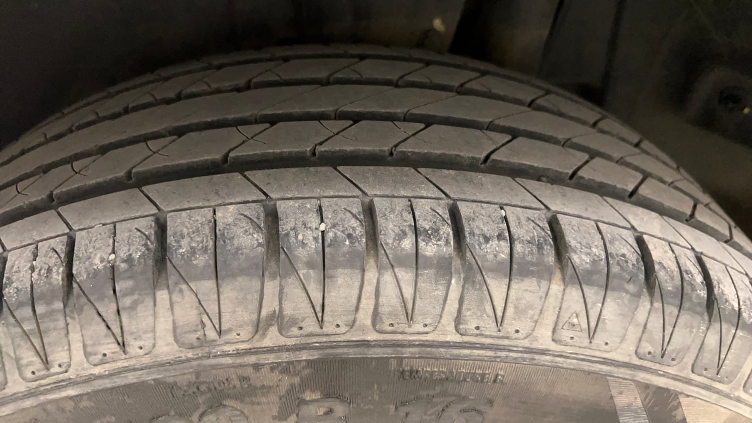 Used 2022 Toyota Urban Cruiser Premium Grade AT Petrol Automatic tyres LEFT REAR TYRE TREAD VIEW