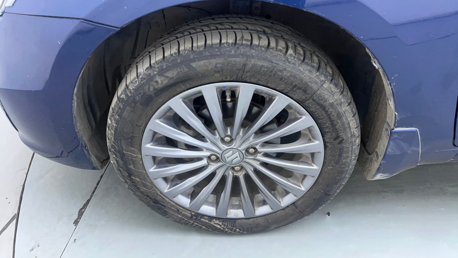 Used 2018 Maruti Suzuki Ciaz Alpha 1.4 MT Petrol Manual tyres LEFT FRONT TYRE RIM VIEW