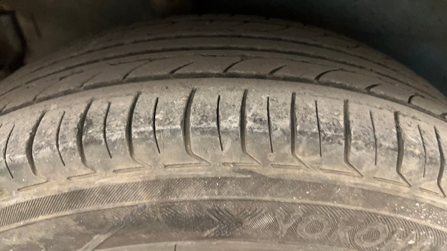 Used 2014 Maruti Suzuki Celerio VXi AMT Petrol Automatic tyres RIGHT REAR TYRE TREAD VIEW
