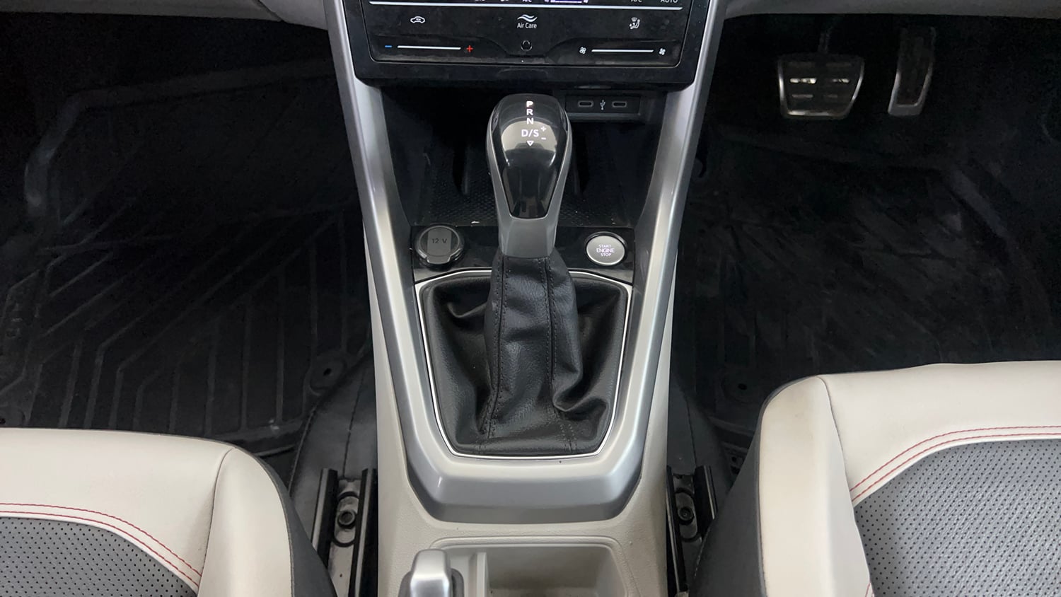 Used 2023 Volkswagen Taigun GT Plus 1.5 TSI DSG Petrol Automatic interior GEAR  KNOB VIEW