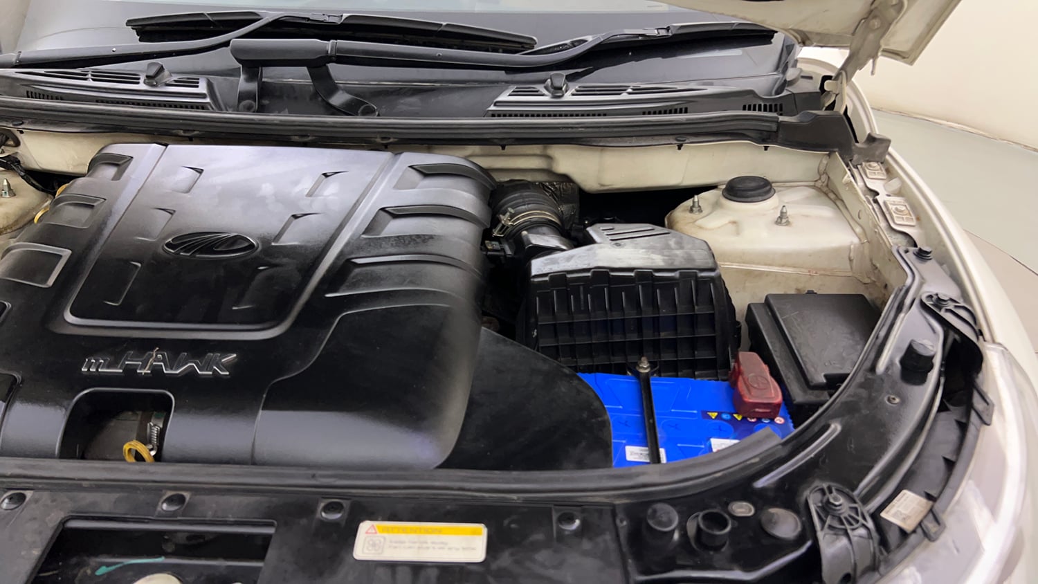 Used 2019 Mahindra XUV500 W7 Diesel Manual engine ENGINE LEFT SIDE HINGE & APRON VIEW