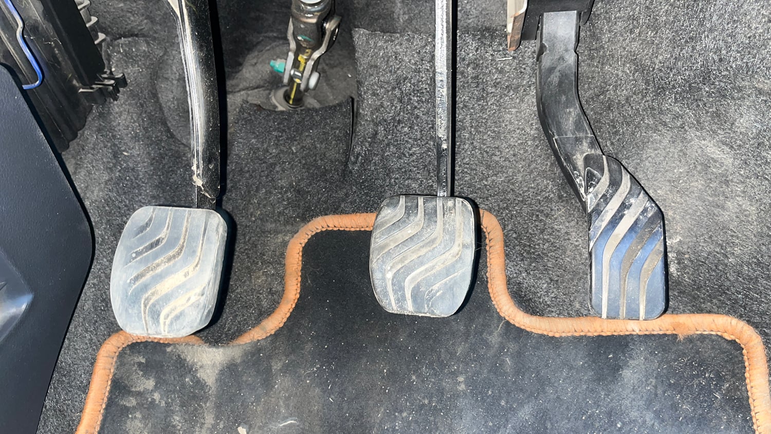 Used 2016 Renault Kwid RXT Petrol Manual interior PEDALS VIEW