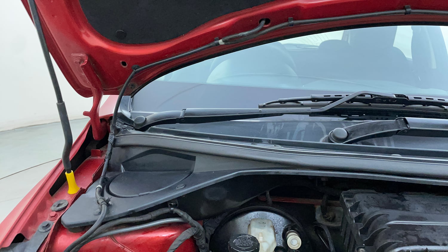 Used 2017 Tata Tiago Revotron XZ Petrol Manual engine ENGINE RIGHT SIDE HINGE & APRON VIEW