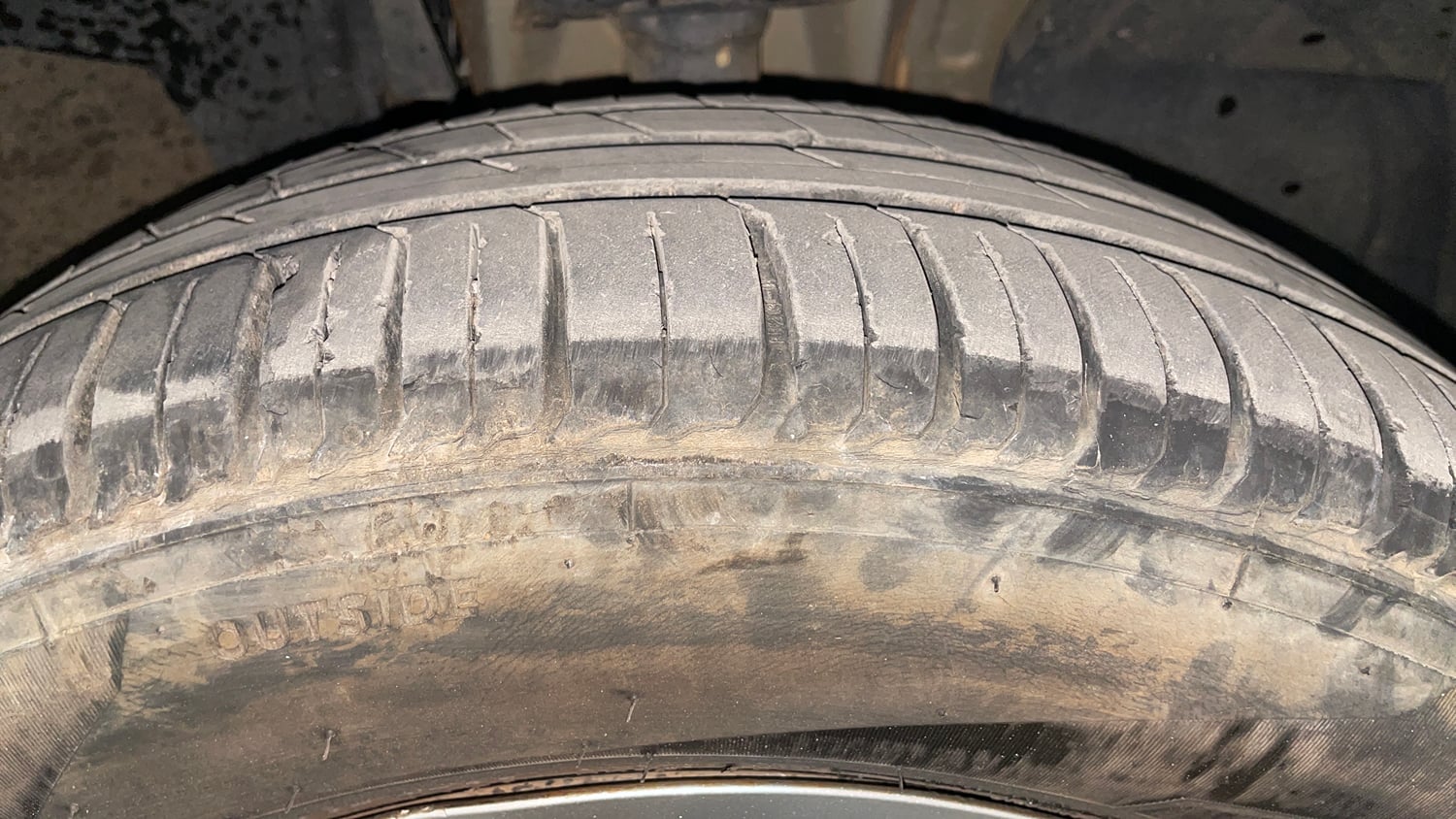 Used 2020 Renault Triber RXZ EASY-R AMT Petrol Automatic tyres RIGHT FRONT TYRE TREAD VIEW
