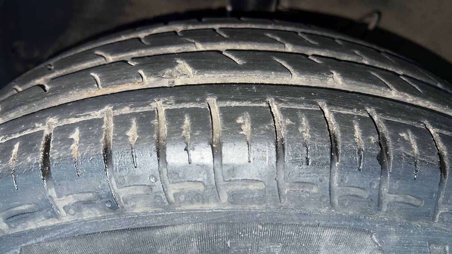 Used 2022 Hyundai Grand i10 Nios Sportz 1.2 Kappa VTVT CNG Cng Manual tyres LEFT FRONT TYRE TREAD VIEW
