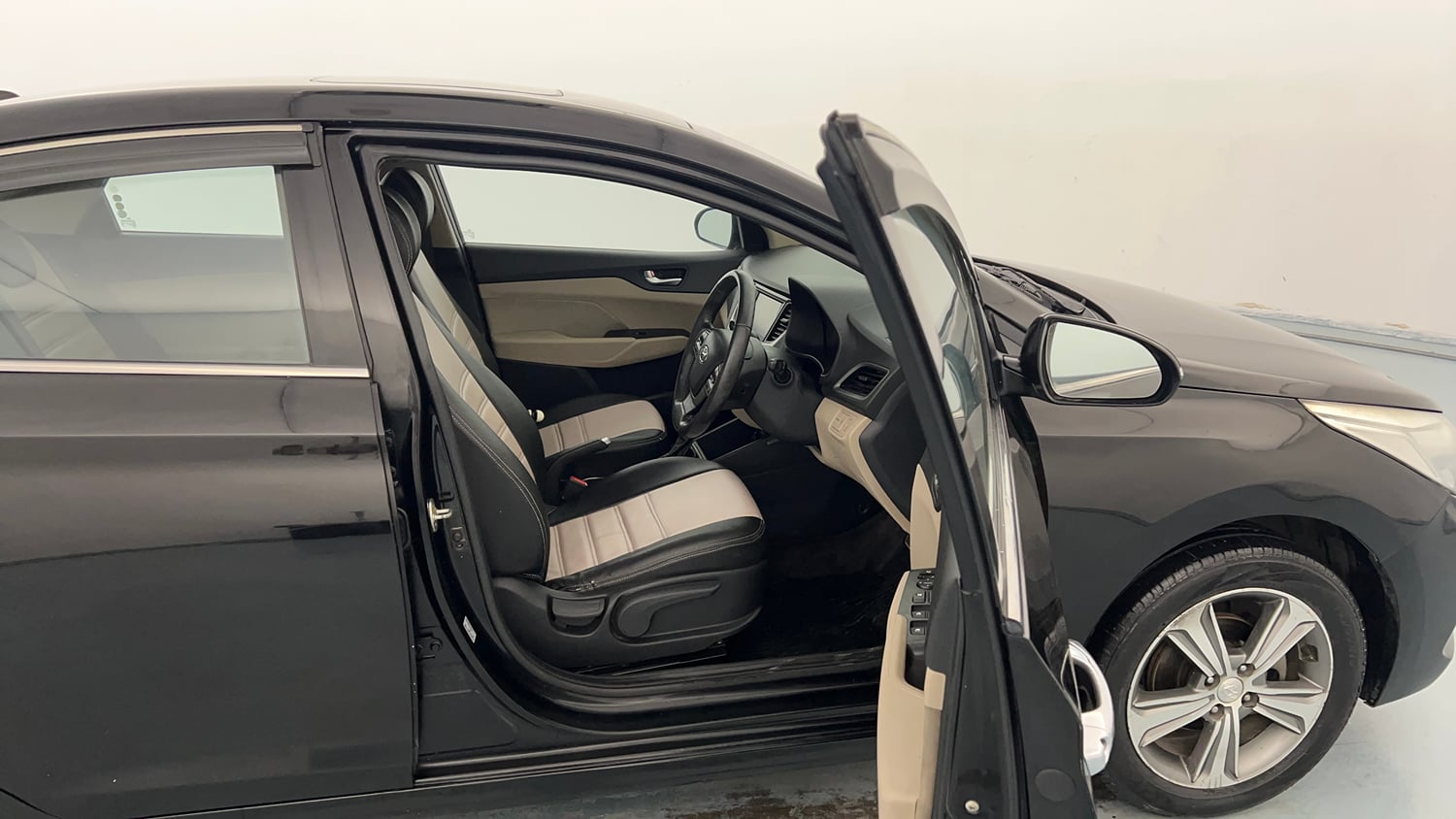 Used 2019 Hyundai Verna SX Plus 1.6 VTVT AT Petrol Automatic interior RIGHT SIDE FRONT DOOR CABIN VIEW
