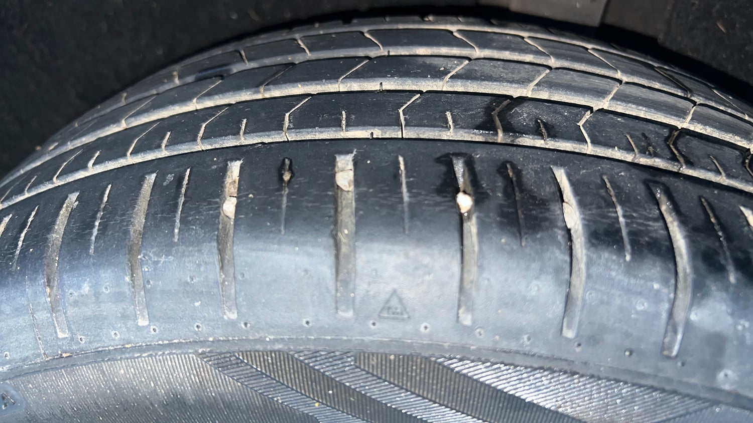Used 2017 Maruti Suzuki Baleno Zeta 1.2 AT Petrol Automatic tyres LEFT REAR TYRE TREAD VIEW