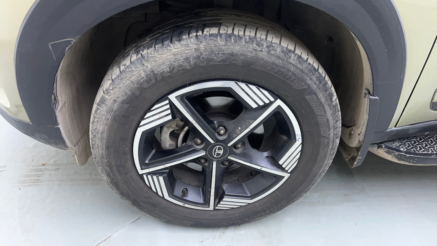 Used 2025 Tata Nexon Creative 1.2 Revotron Petrol 6MT Petrol Manual tyres LEFT FRONT TYRE RIM VIEW