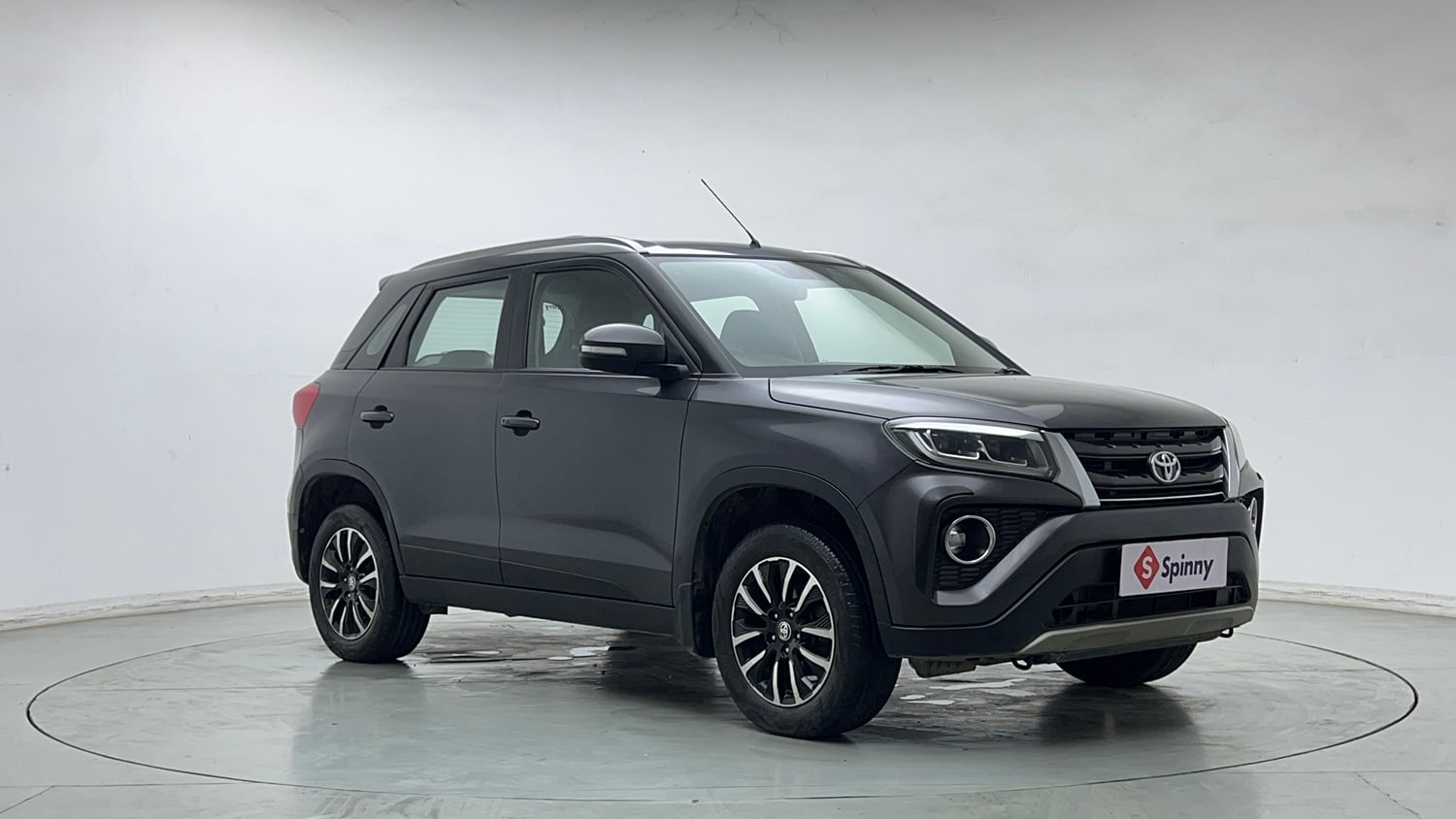 Used 2022 Toyota Urban Cruiser Premium Grade MT Petrol Manual exterior RIGHT FRONT CORNER VIEW