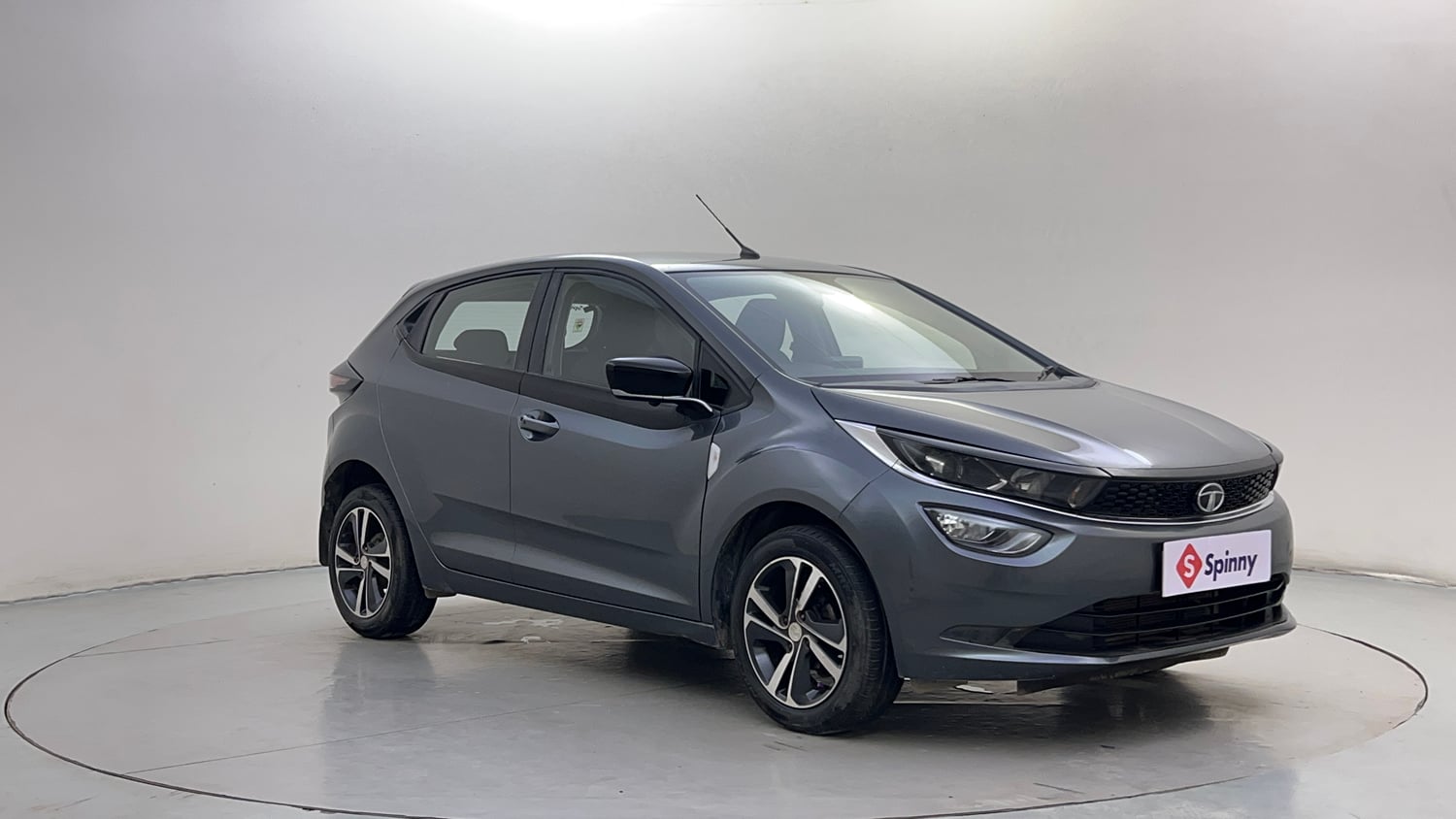 Used 2021 Tata Altroz XZ Petrol Petrol Manual exterior RIGHT FRONT CORNER VIEW