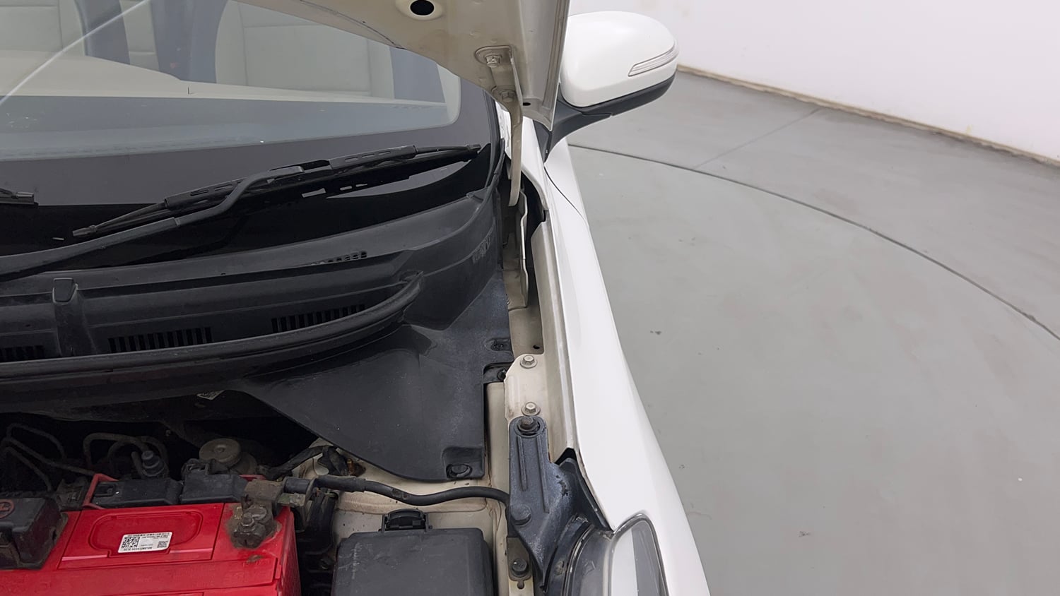 Used 2018 Hyundai Elite i20 Asta 1.4 CRDI (O) Diesel Manual engine ENGINE LEFT SIDE HINGE & APRON VIEW