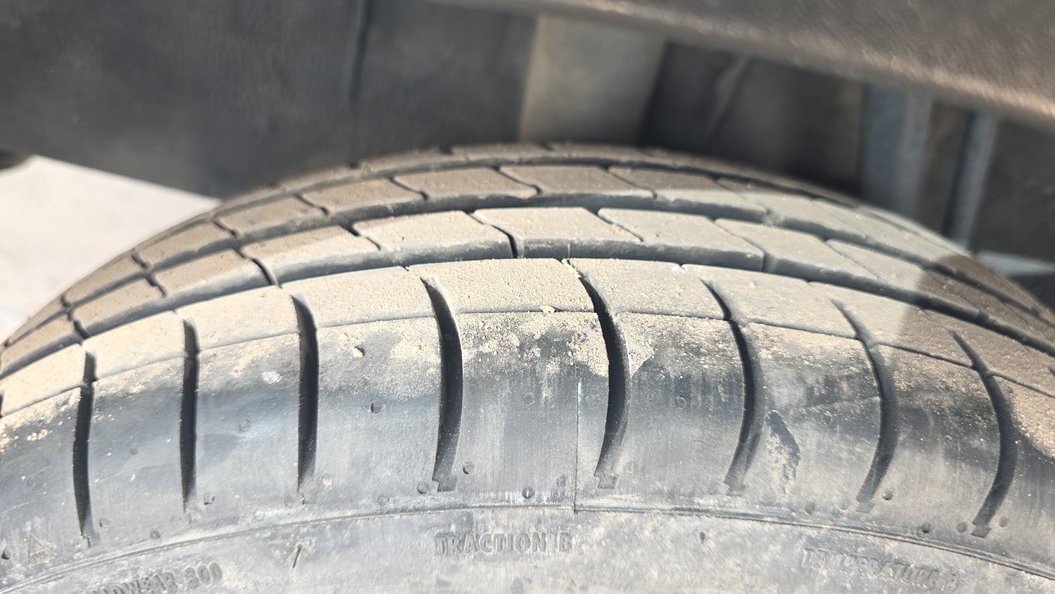 Used 2022 Renault Kwid RXL (O) 0.8 Petrol Manual tyres RIGHT REAR TYRE TREAD VIEW
