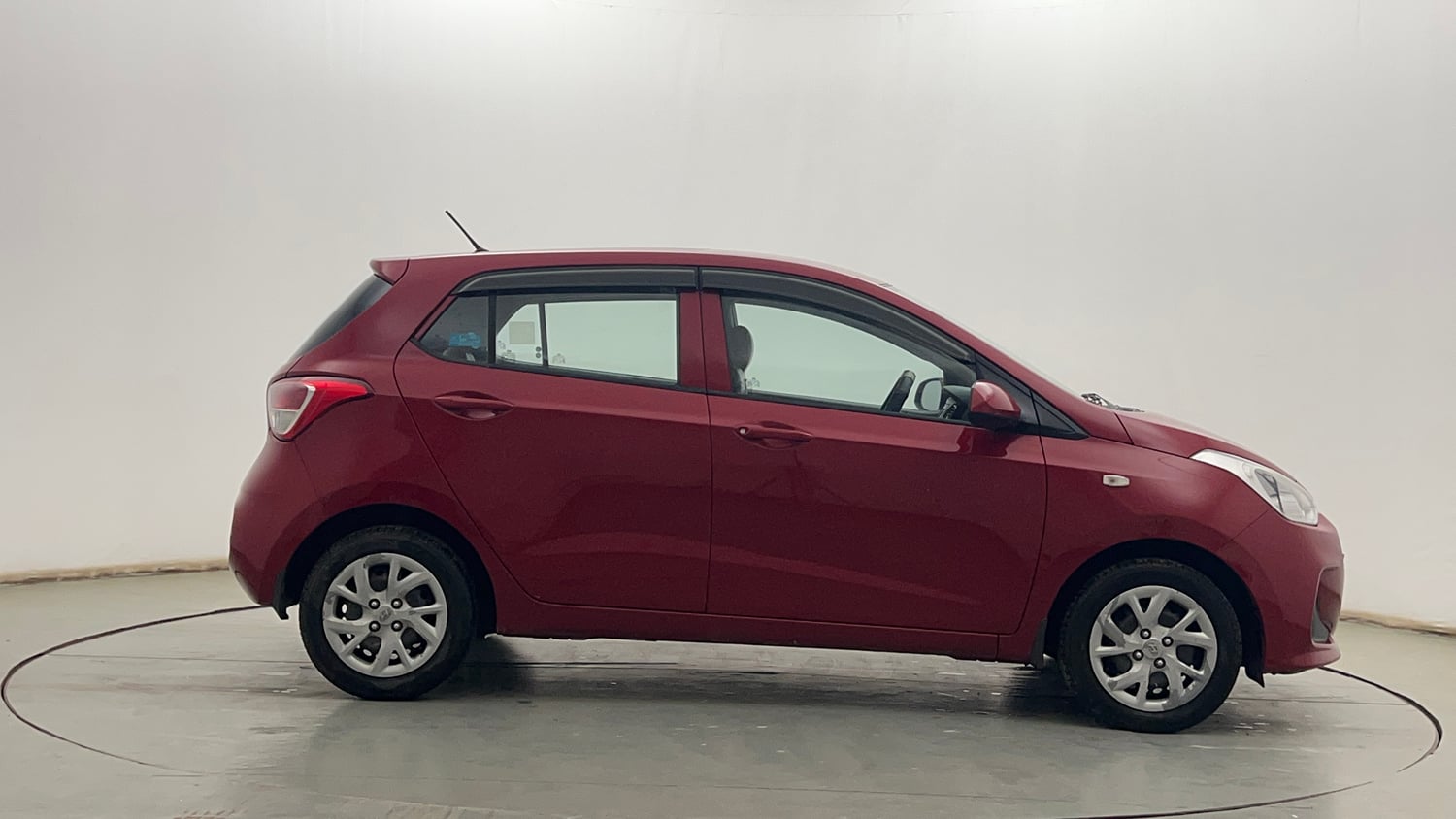 Used 2018 Hyundai Grand i10 Magna 1.2 Kappa VTVT Petrol Manual exterior RIGHT SIDE VIEW