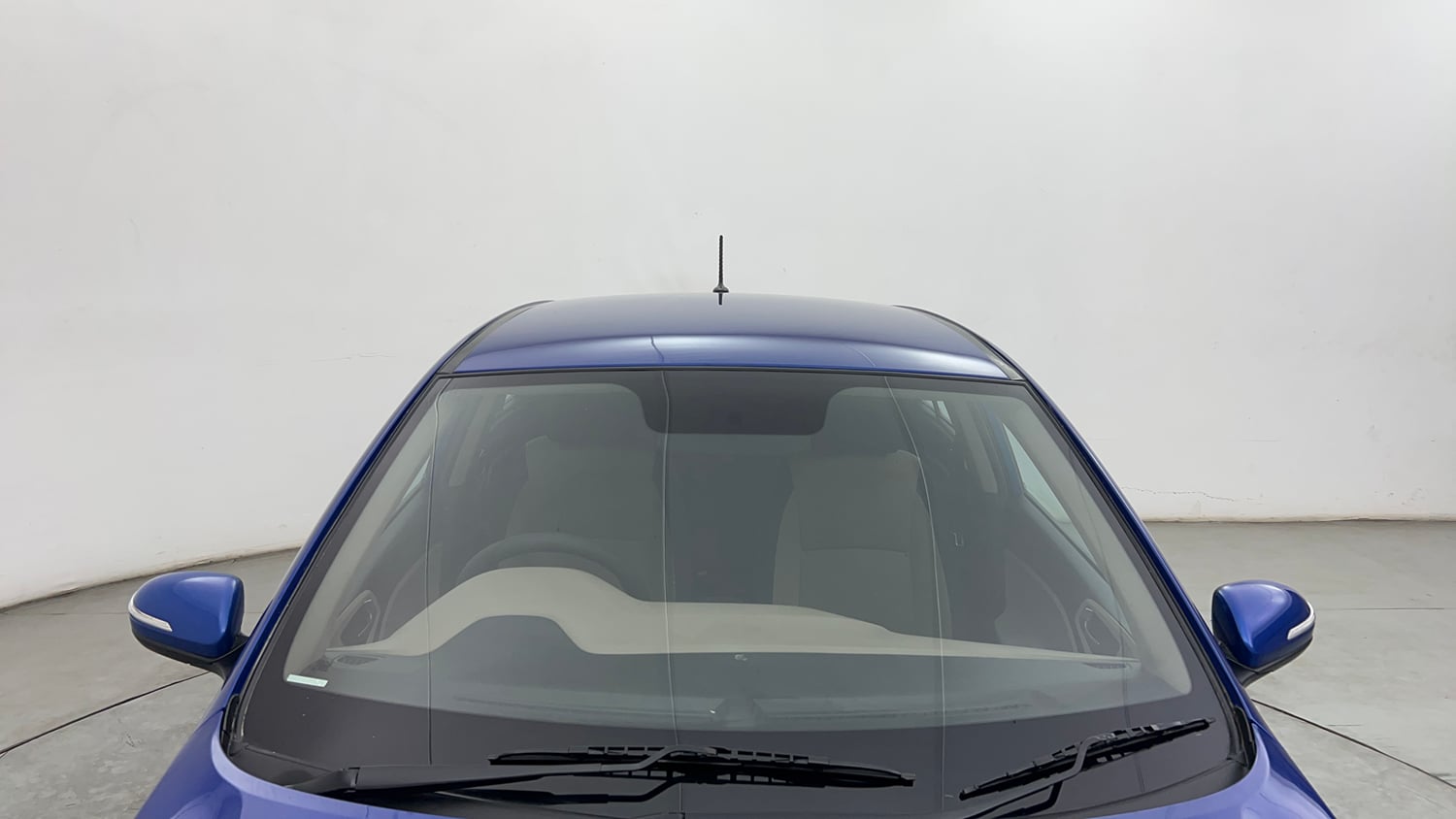 Used 2016 Hyundai Elite i20 Asta 1.2 (O) Petrol Manual exterior FRONT WINDSHIELD VIEW