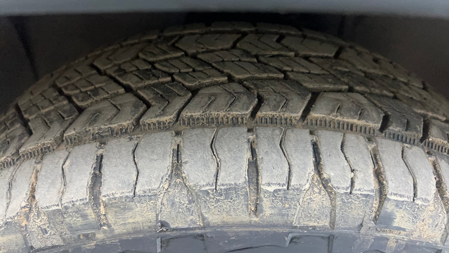 Used 2019 Jeep Compass Limited 1.4 Petrol AT Petrol Automatic tyres LEFT FRONT TYRE TREAD VIEW