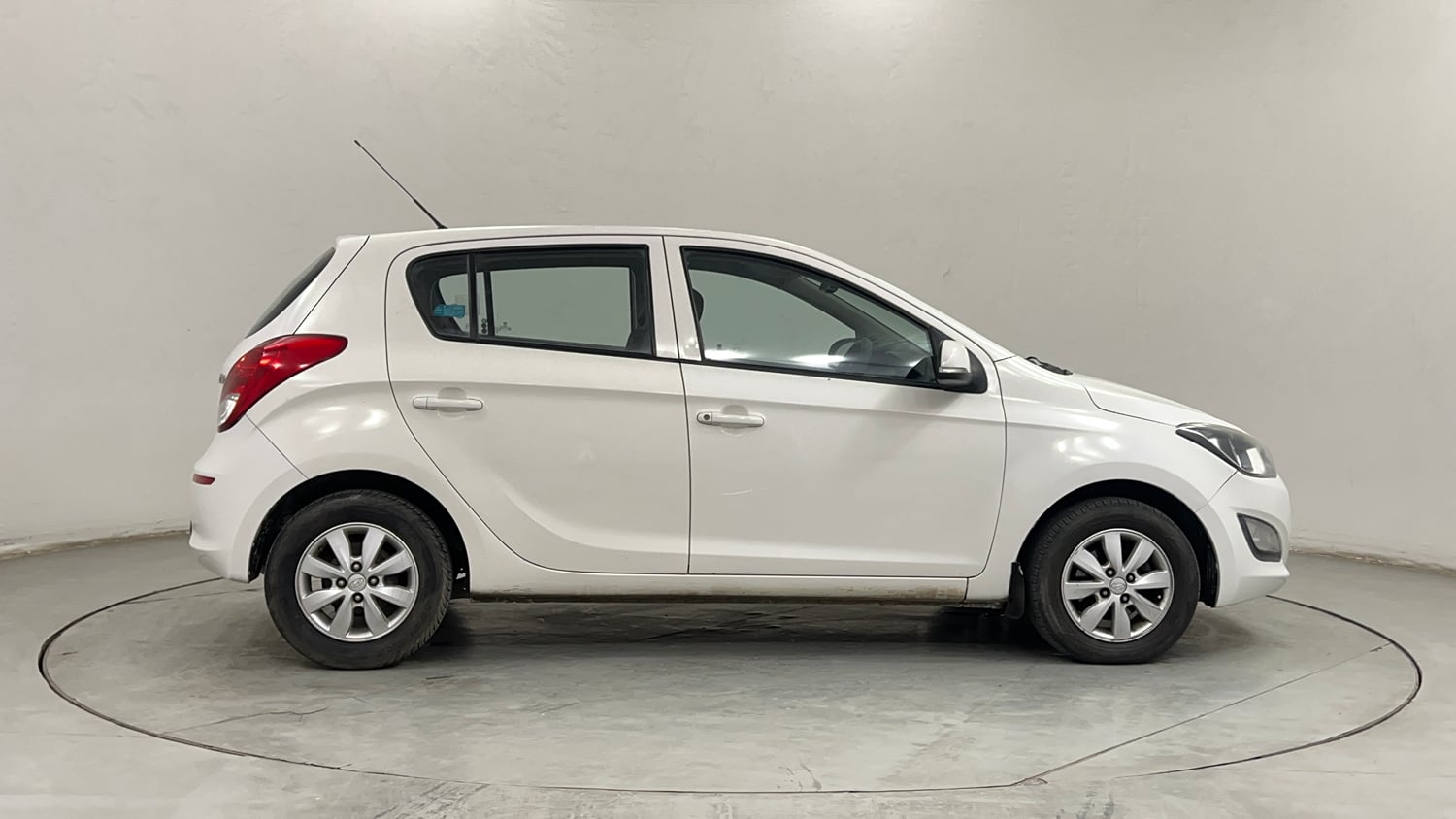 Used 2012 Hyundai i20 Sportz 1.2 Petrol Manual exterior RIGHT SIDE VIEW