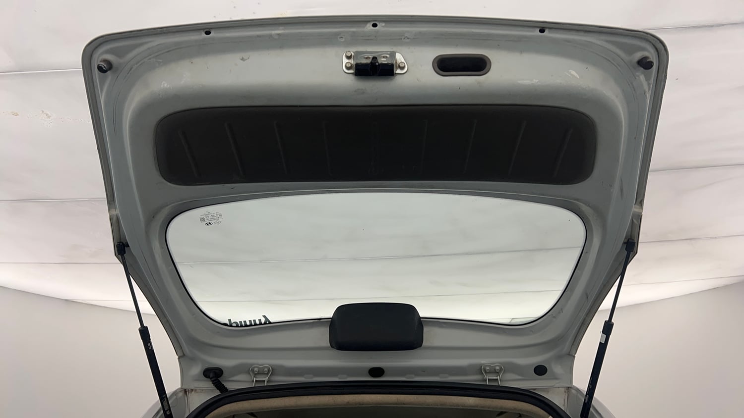 Used 2014 Hyundai i10 Magna 1.1 iRDE2 Petrol Manual interior DICKY DOOR OPEN VIEW