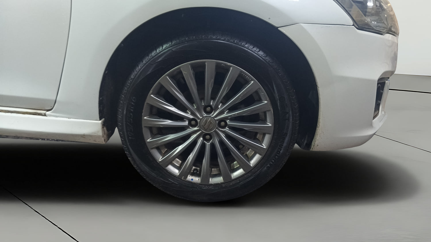 Used 2016 Maruti Suzuki Ciaz ZXi+ RS Petrol Manual tyres RIGHT FRONT TYRE RIM VIEW
