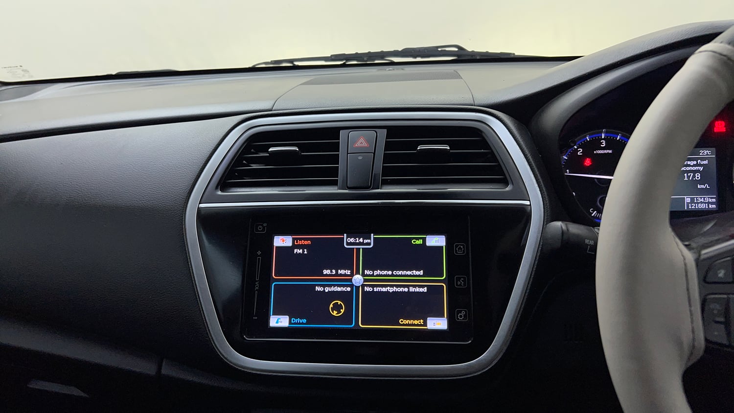 Used 2018 Maruti Suzuki S-Cross Alpha 1.3 Diesel Manual top_features Touch screen infotainment system