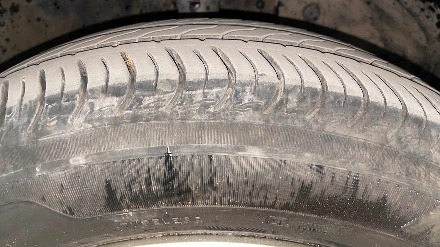 Used 2016 Honda City VX (O) MT Petrol Manual tyres RIGHT FRONT TYRE TREAD VIEW
