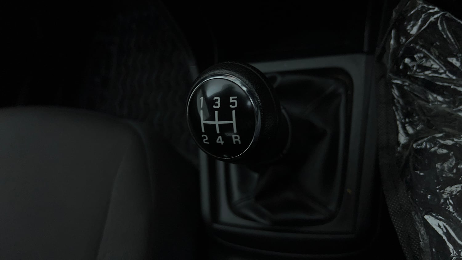 Used 2022 Toyota Urban Cruiser Premium Grade MT Petrol Manual interior GEAR  KNOB VIEW