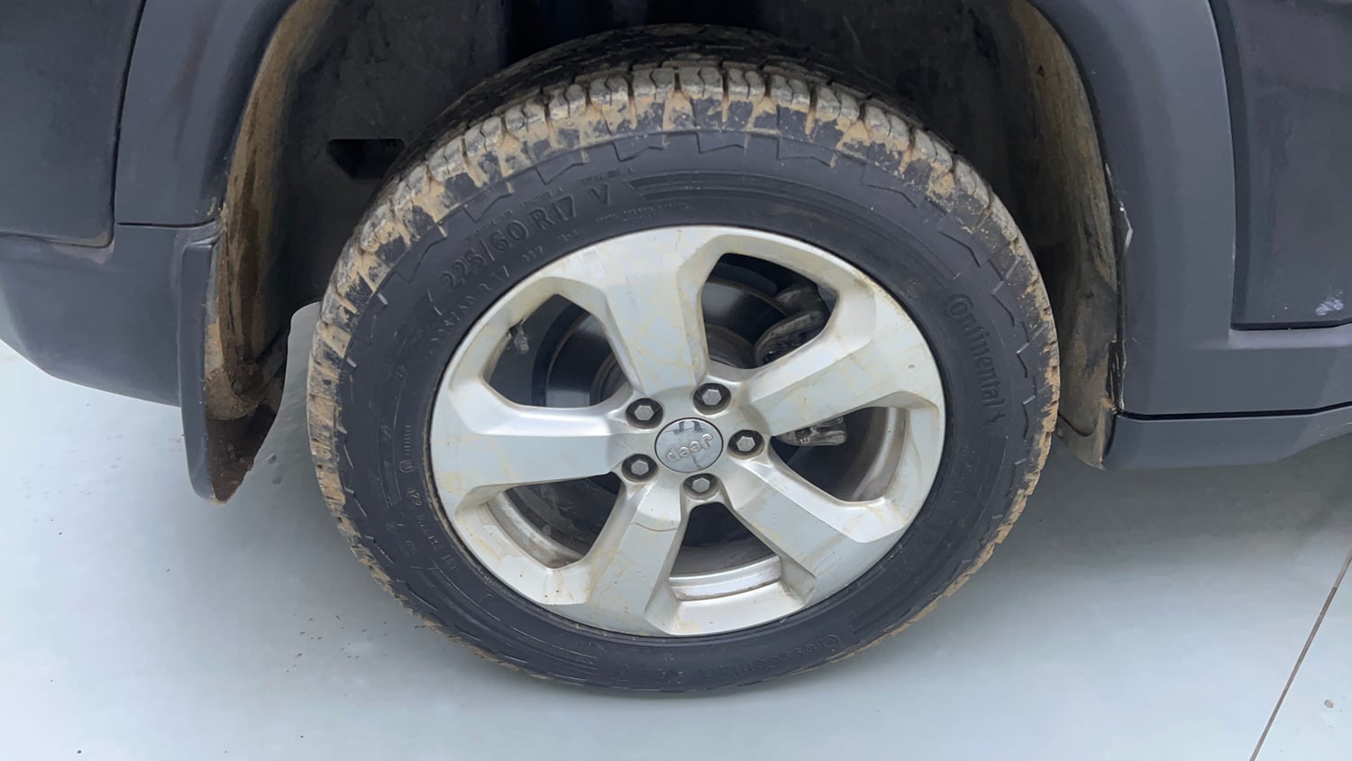 Used 2019 Jeep Compass Limited 1.4 Petrol AT Petrol Automatic tyres RIGHT REAR TYRE RIM VIEW