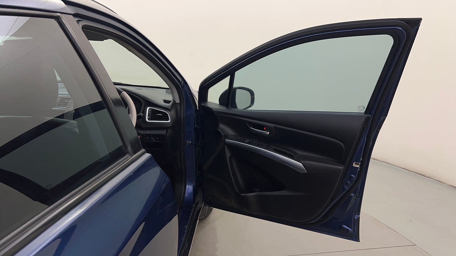 Used 2018 Maruti Suzuki S-Cross Alpha 1.3 Diesel Manual interior RIGHT FRONT DOOR OPEN VIEW
