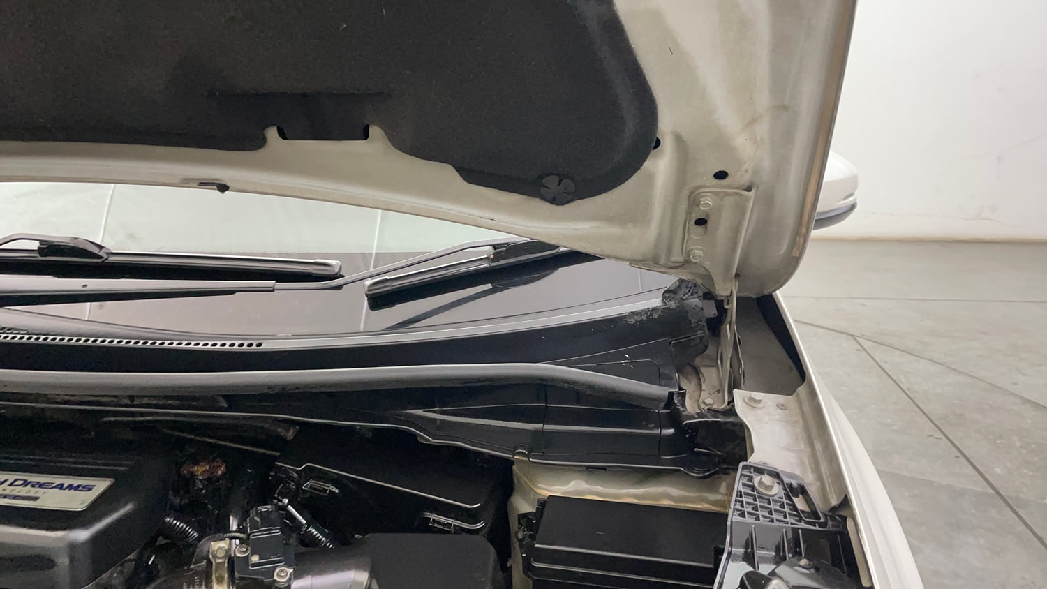 Used 2020 Honda WR-V VX MT Diesel Diesel Manual engine ENGINE LEFT SIDE HINGE & APRON VIEW