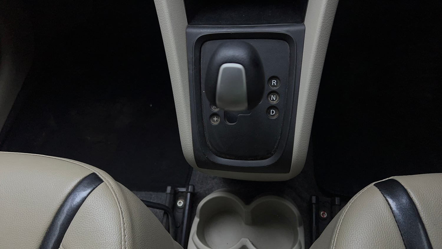 Used 2019 Maruti Suzuki Celerio VXi AMT Petrol Automatic interior GEAR  KNOB VIEW