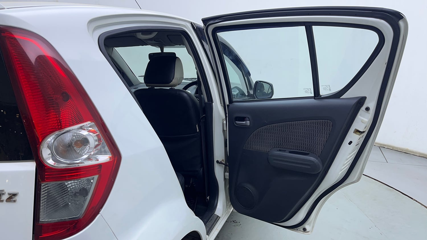 Used 2013 Maruti Suzuki Ritz Vxi BS-IV Petrol Manual interior RIGHT REAR DOOR OPEN VIEW