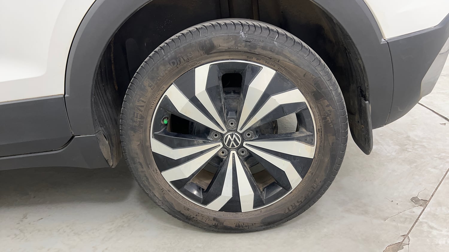Used 2023 Volkswagen Taigun GT Plus 1.5 TSI DSG Petrol Automatic tyres LEFT REAR TYRE RIM VIEW