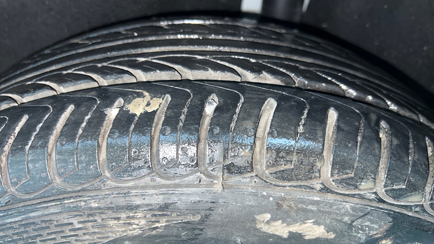 Used 2021 Ford EcoSport Titanium Plus 1.5L Ti-VCT AT Petrol Automatic tyres LEFT REAR TYRE TREAD VIEW