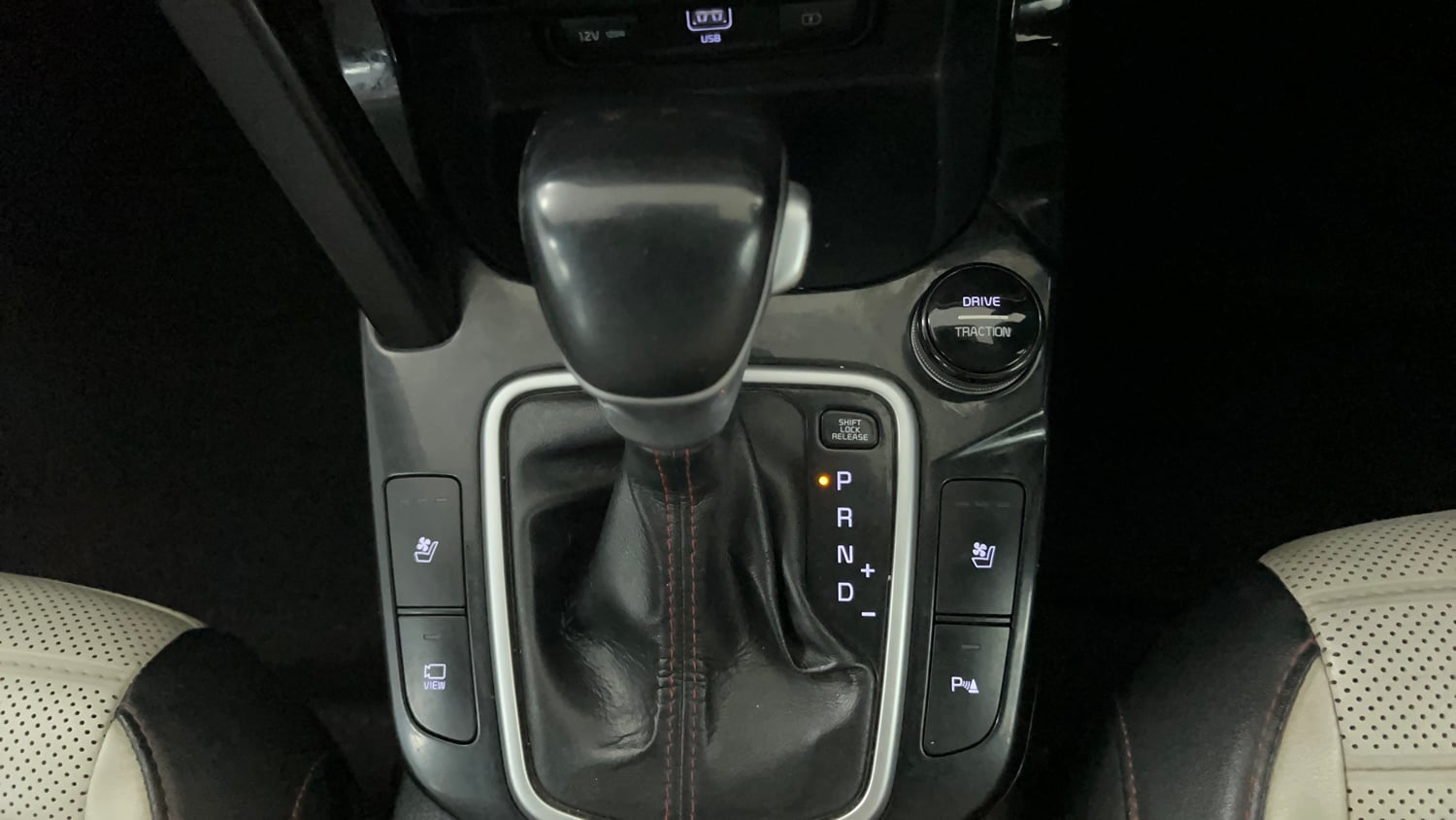 Used 2020 Kia Seltos GTX Plus AT 1.5 Diesel Diesel Automatic interior GEAR  KNOB VIEW