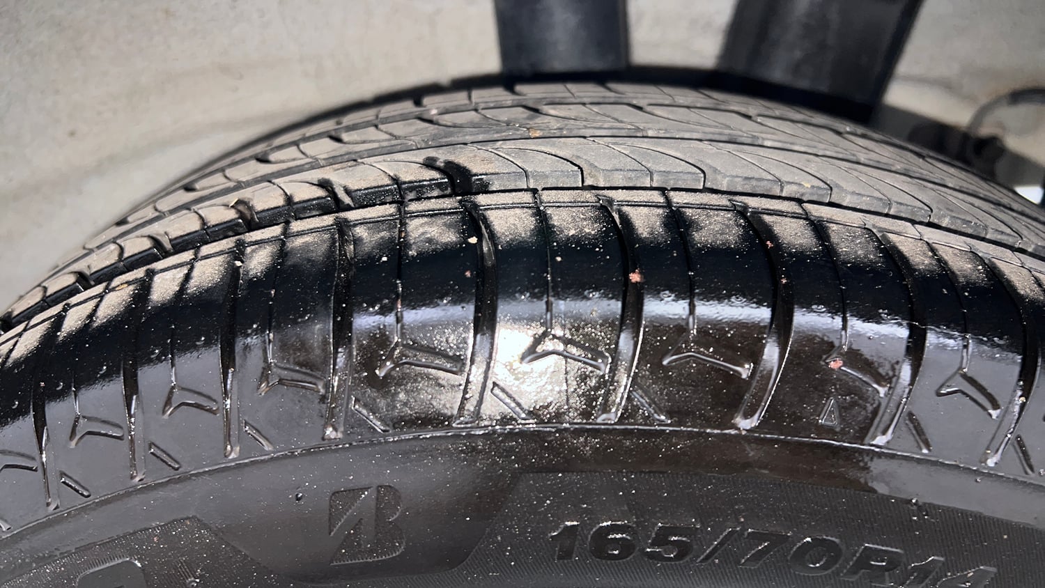 Used 2016 Hyundai Grand i10 Magna 1.2 Kappa VTVT Petrol Manual tyres LEFT REAR TYRE TREAD VIEW
