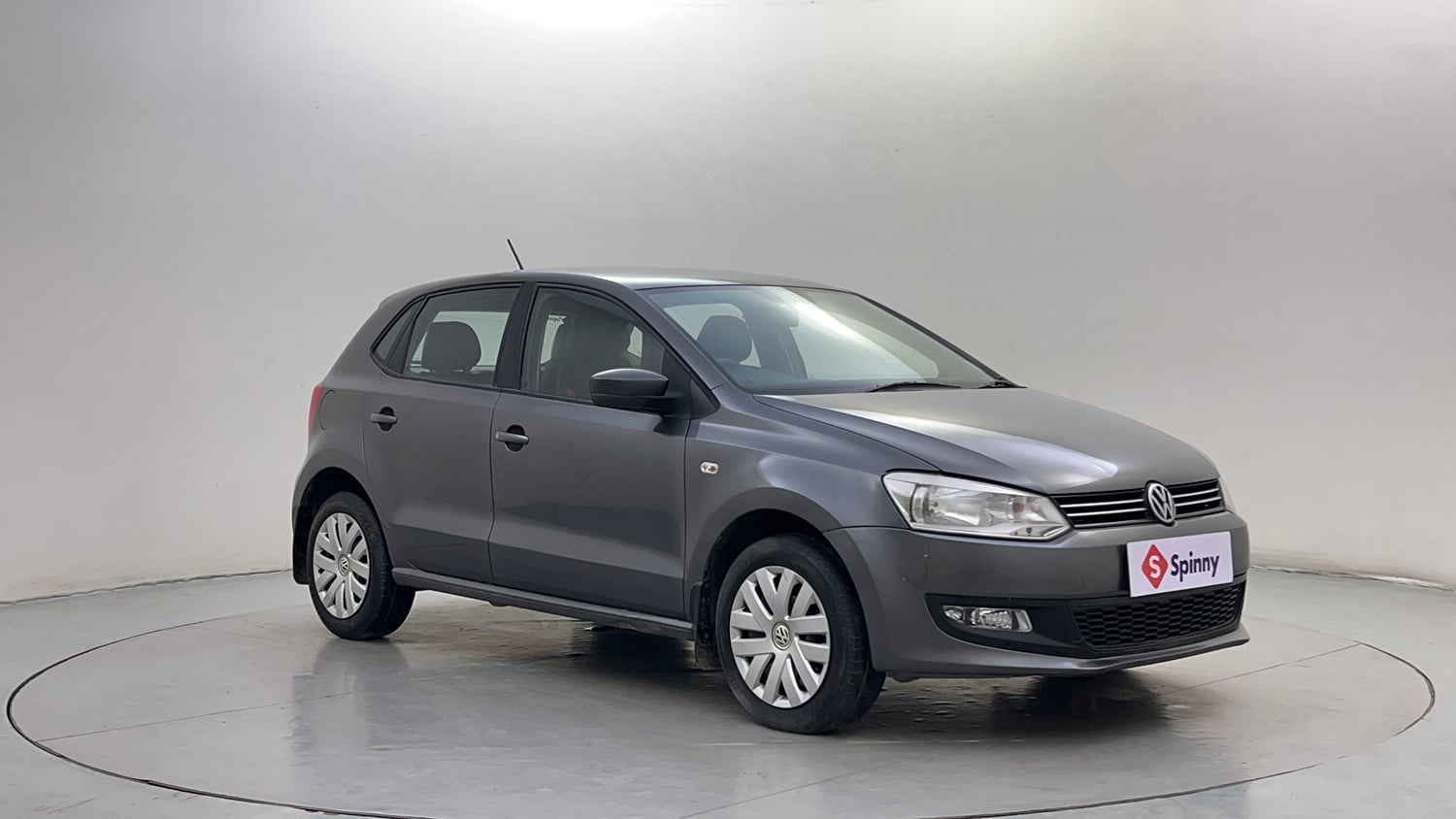Used 2013 Volkswagen Polo Comfortline 1.2L (P) Petrol Manual exterior RIGHT FRONT CORNER VIEW
